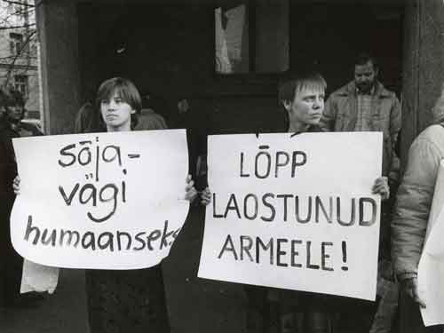 mielenosoittajat vastustavat asepalvelusta puna-armeijassa