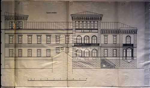 Suomen valtio osti Konstantin Pätsiltä kiinteistön Kohtu 4 / Pikk jalg 14 edustustoaan varten 30.11.1926. Pohjapiirrustukset liittynevät rakennuksen korjausten suunnitteluun