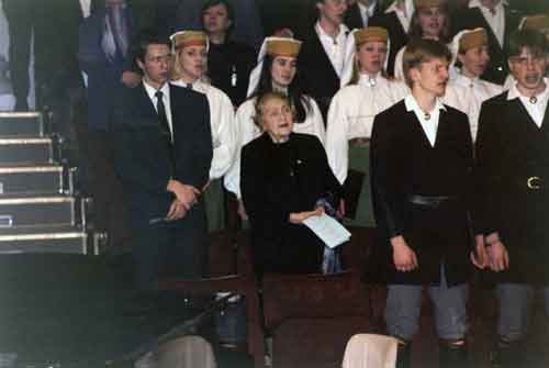 yleisöä salissa