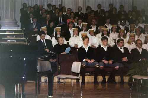 yleisöä salissa