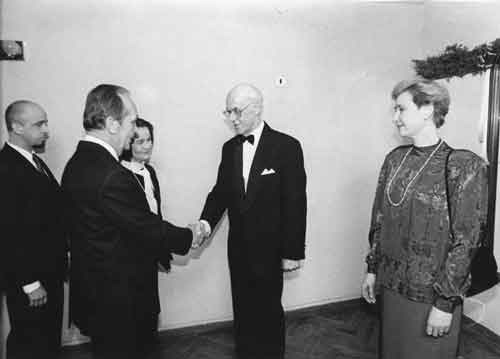 vas. Mihkel Mutt, Vaino Väljas, Mai Väljas, Lennart Meri, Helle Meri