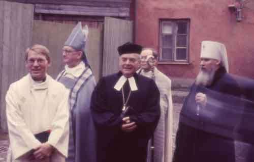 Pappeja kadulla