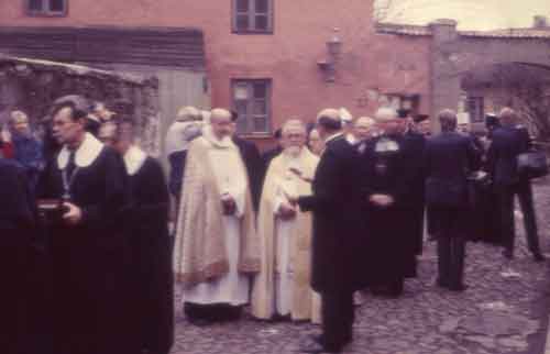 pappeja kadulla