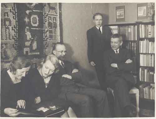 Rouva Toivonen, Eeva Niinivaara, Lauri Hakulinen, Martti Niinivaara, Y. H. Toivonen