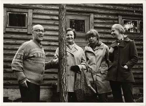Unio Hiitonen, Erika, Leena ja Eevi Nivanka
