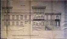 Suomen valtio osti Konstantin Pätsiltä kiinteistön Kohtu 4 / Pikk jalg 14 edustustoaan varten 30.11.1926. Pohjapiirrustukset liittynevät rakennuksen korjausten suunnitteluun