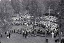 JR 200:n muistomerkin paljastus